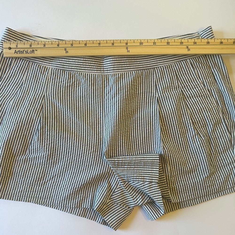J Crew Seersucker Shorts Size 6 - Picture 2 of 15